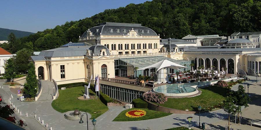 Das Grand Casino Baden erleben mit einer wunderschönen Escort Lady